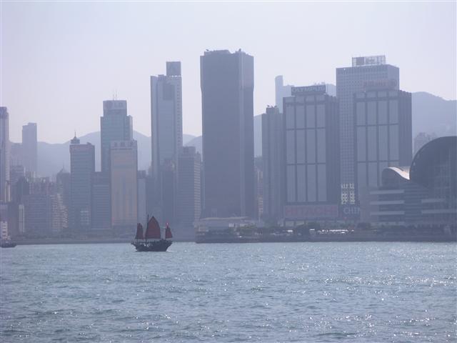 Victoria Harbour, Hong Kong Victoria Harbour, Hong Kong