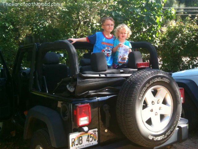Kids in the Jeep Drive Around Oahu Loving the Jeep