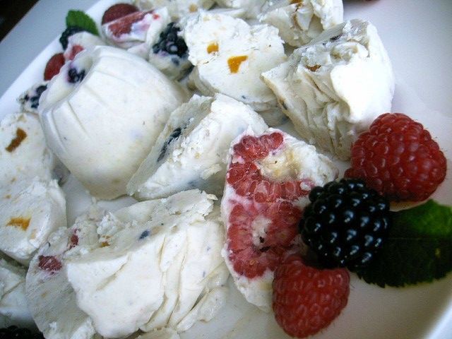 Dondurma Turkish Ice Cream Dondurma Turkish Ice Cream with Raspberries and Berries