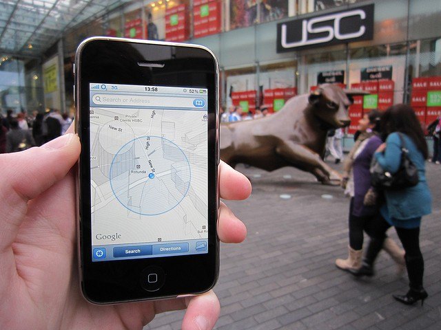 Smartphone using gps geotagging