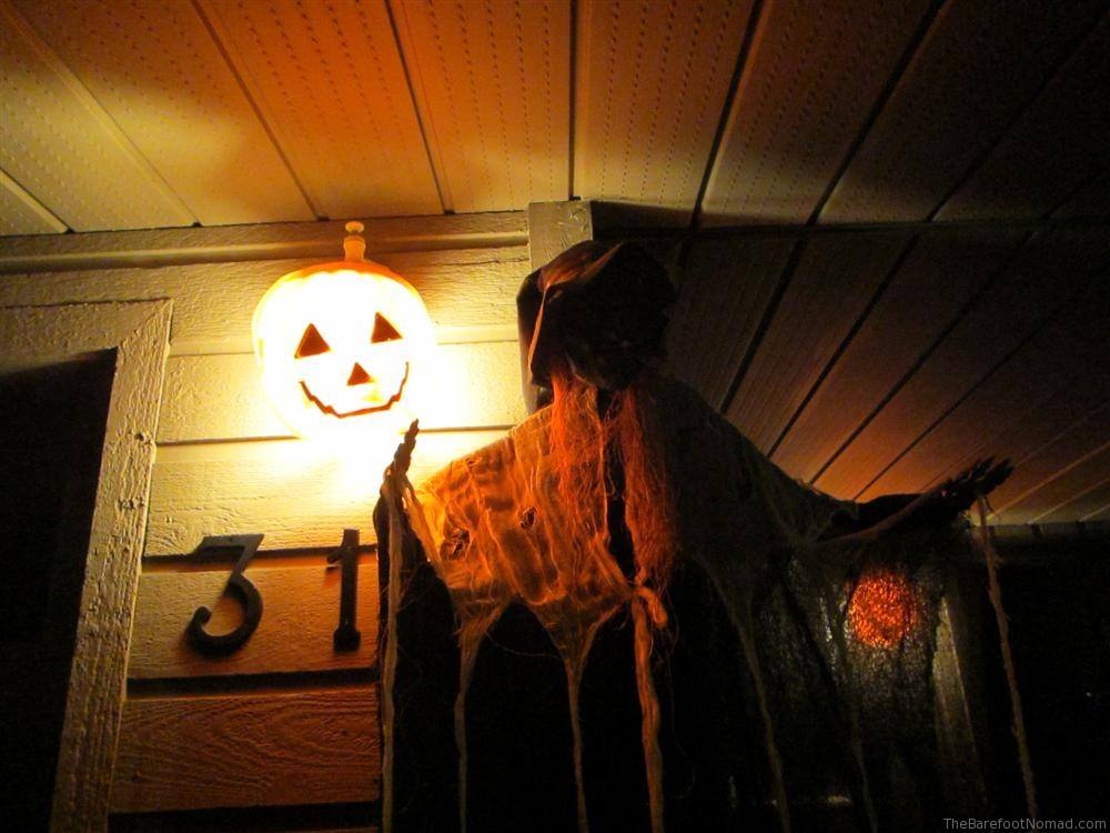 Low light Halloween Decoration Canon D20 Test Photos Review