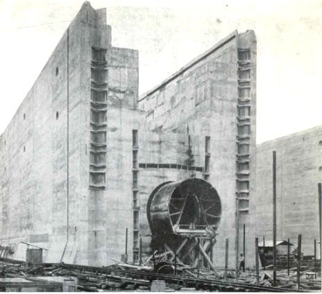 Construction of the Panama Canal circa 1910 Photo by Wikimedia Commons