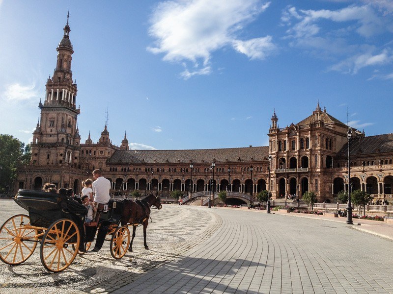 A carriage ride in the sun at Sevelle's Plaza de Espana