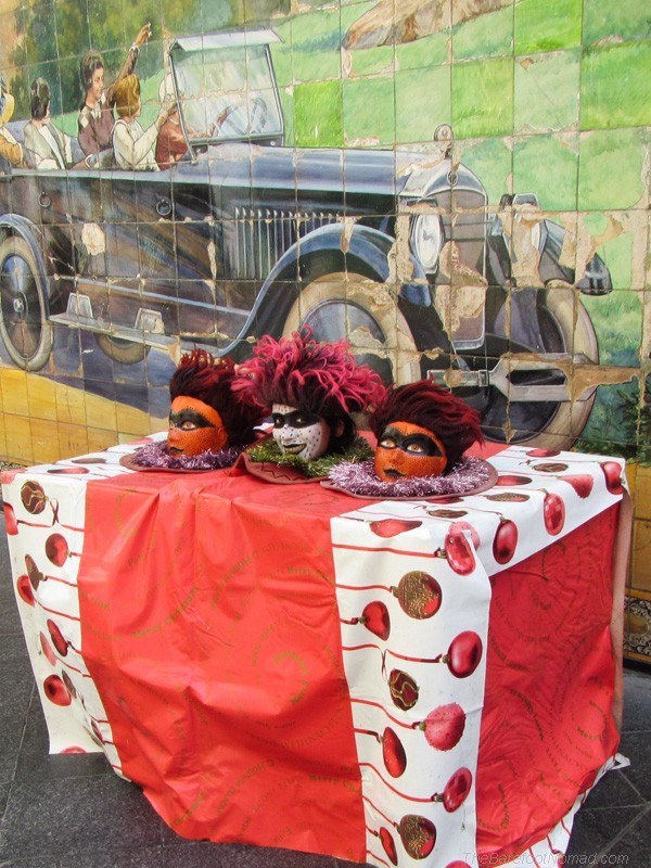 Street performers in Seville