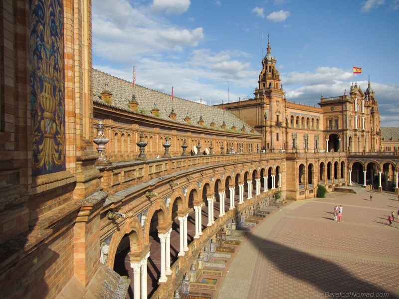The curving facade at the Plaza de Espana