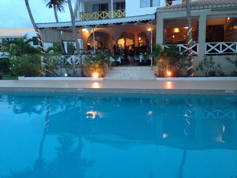 Anacaona pool and lounge