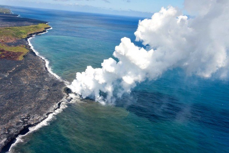 Hawaii big island helicopter photo by Kenneth Lu on Flickr