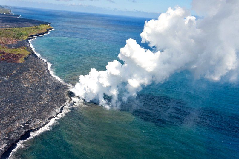 Hawaii big island helicopter photo by Kenneth Lu on Flickr