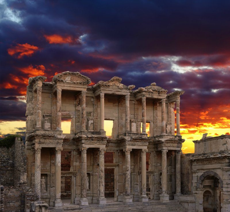 Things to do and see in Izmir Turkey Celsus Library in Ephesus 