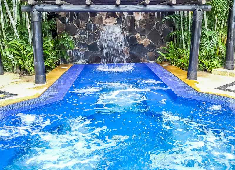 Marival Luxury Resort and Residences Jacuzzi