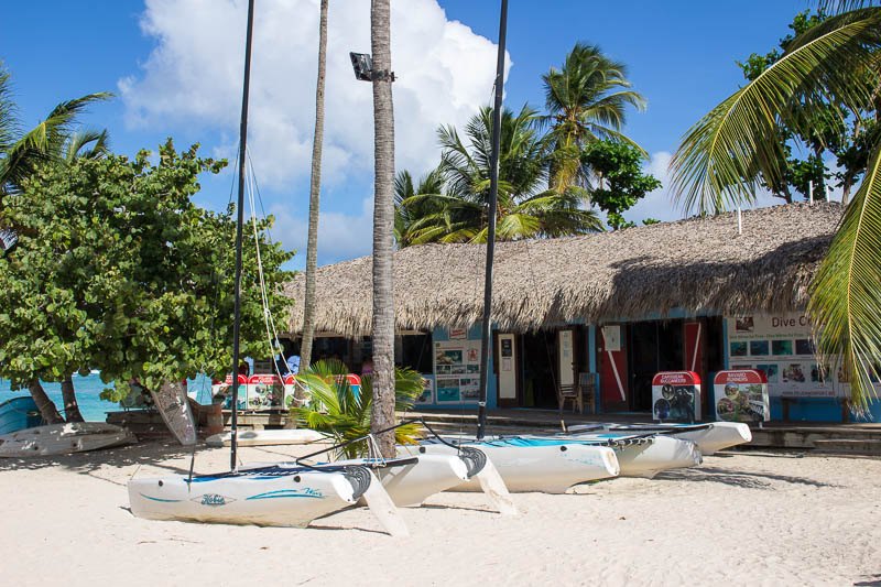 ocean-blue-and-sand-dive-centre