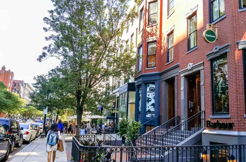 Shopping Newbury street during a girlfirends getaway to Bsoton