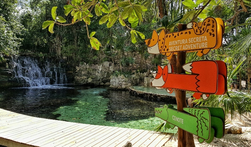 Xcaret Childrens World signs