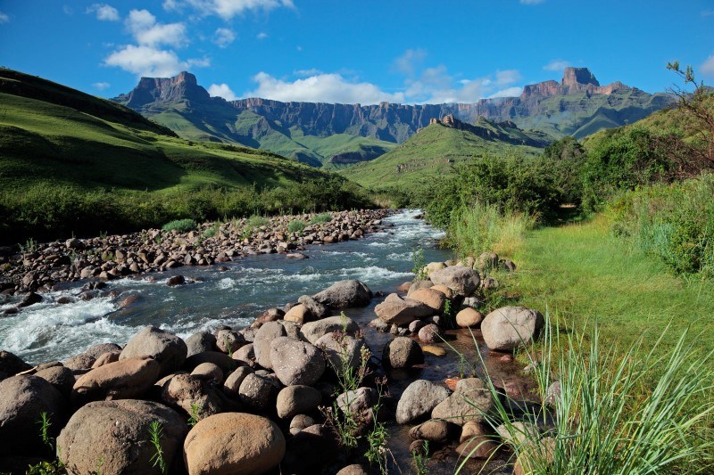 Amphitheater and Tugela river, Drakensberg mountains, Royal Natal National Park, South Africa