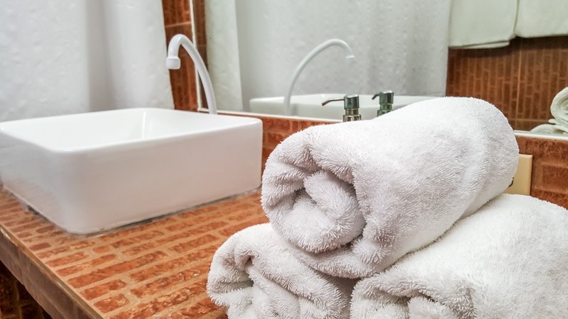 Clean towels and sink at the Hotel Albemarle