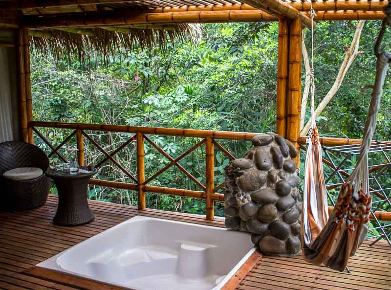 La Selva ecoLodge tub in deck