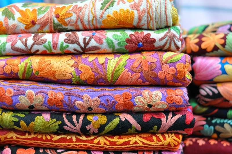 colorful Arabic scarves 