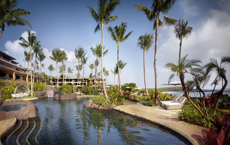 Four Seasons Hotel Lanai Hawaii pool and ocean