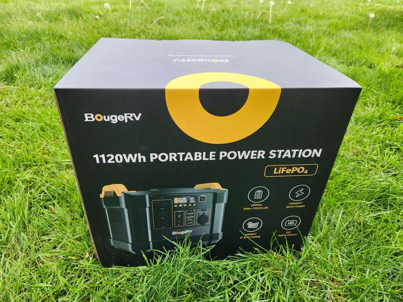 In box BougeRV Fort 1000 solar generator