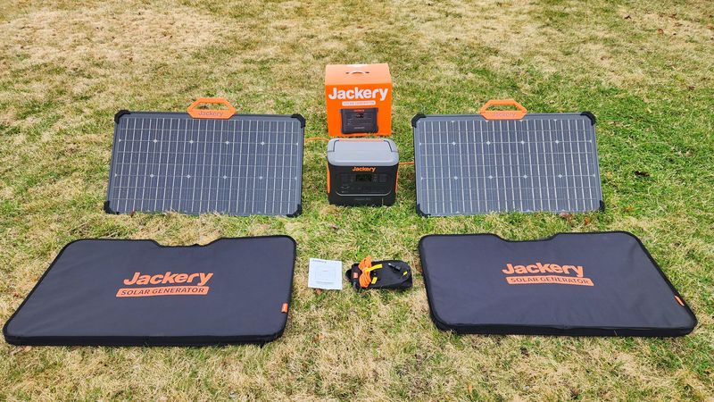 Everything in the box with the Jackery Explorer 1000 Pro and two 80 W SolarSaga solar panels and carrying case.