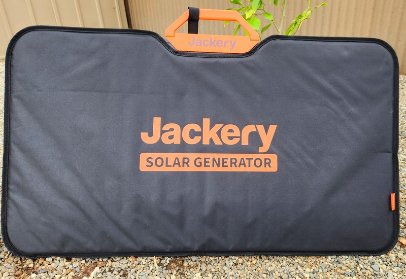 Jackery SolarSaga 80 W solar panel cover carrying case
