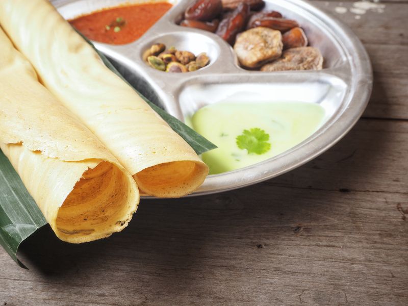 Masala dosa with sauce