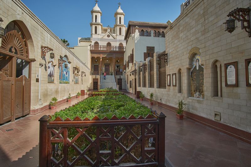 La Iglesia Colgante Iglesia Ortodoxa Copta de Santa Virgen María en el Viejo Cairo