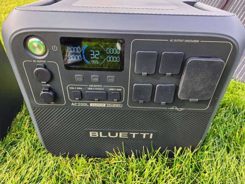 BLUETTI AC200L Portable Generator, 2048Wh Generator for Home Use, 3600W  Lifting Power, 2400W Pottable Generator for Camping, 45 Mins to 80% Recharge  