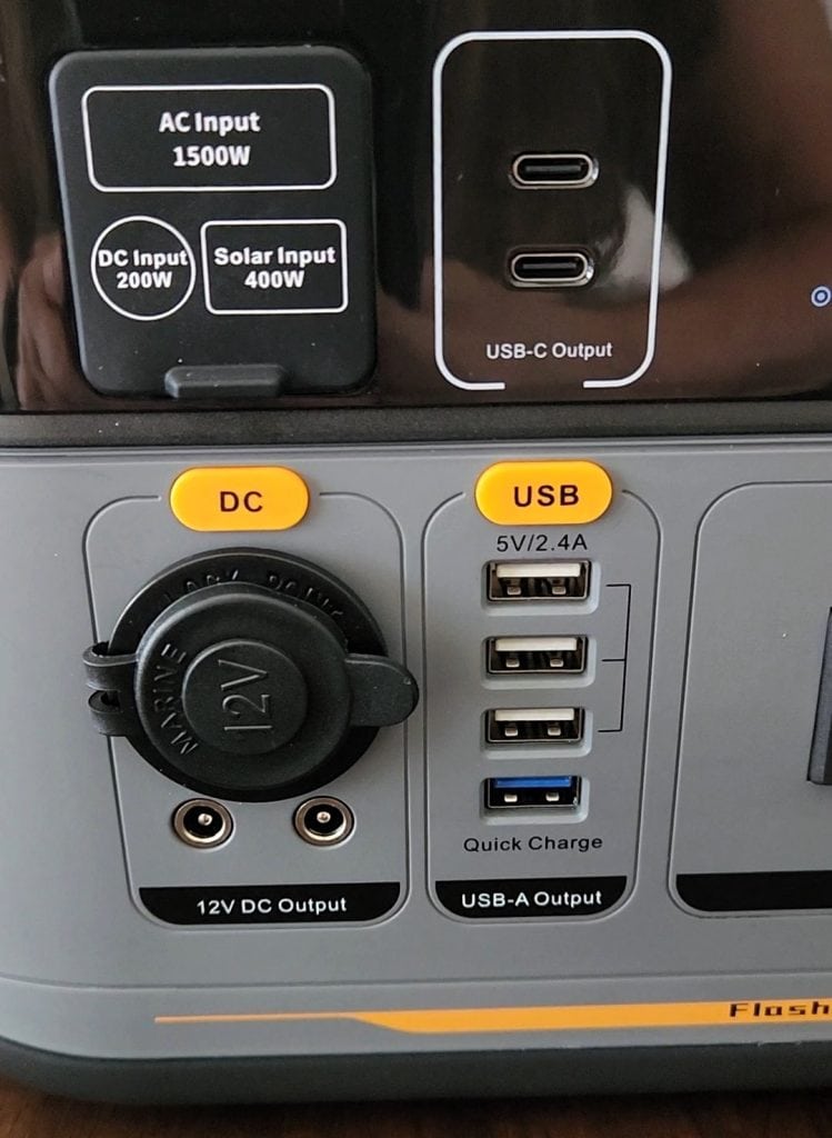 VTOMAN FlashSpeed 1500 DC and USB ports