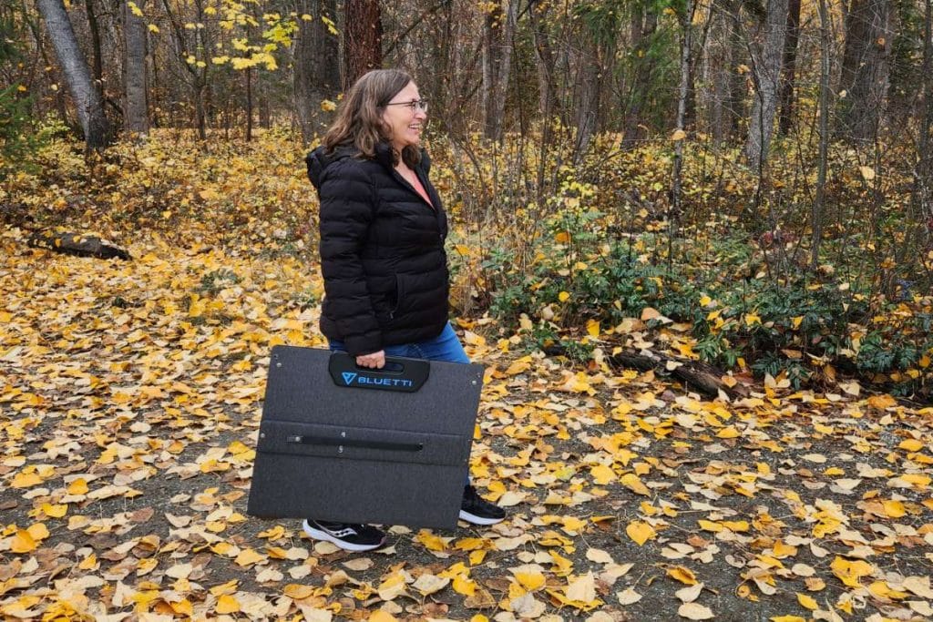 Bluetti Elite 100 V2 Micki Carrying solar panel 