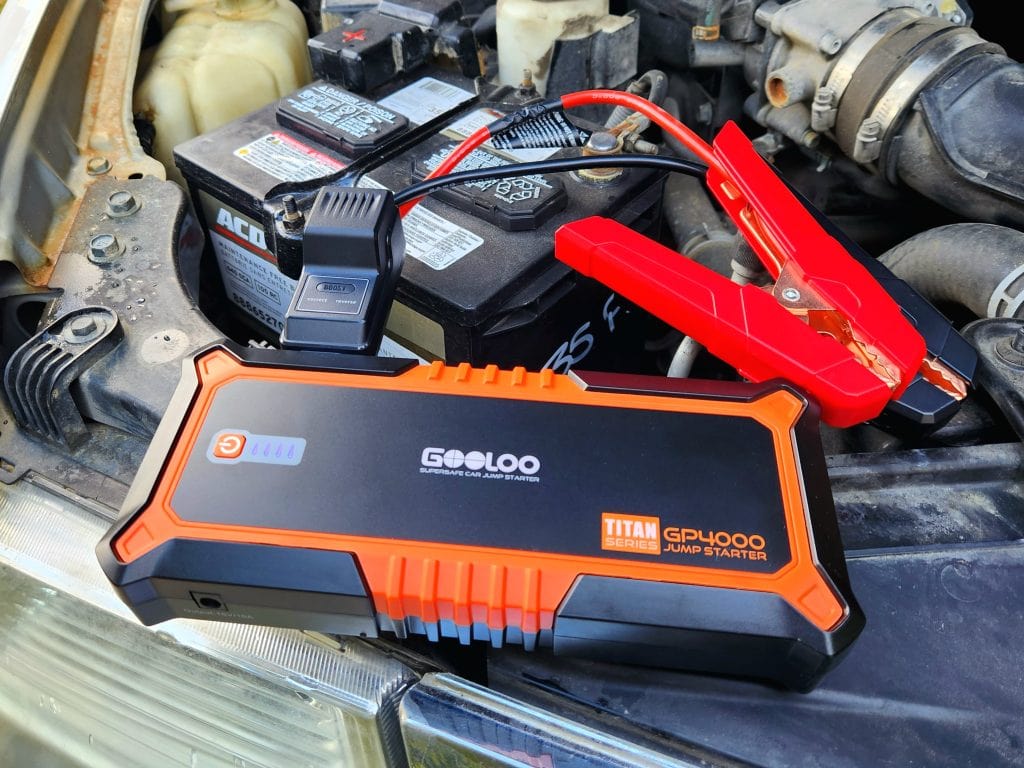 GOOLOO GP4000A under hood