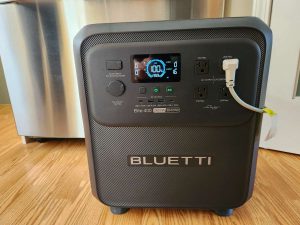 BLUETTI Elite 400 charging refrigerator