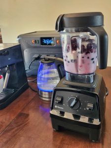 BLUETTI Apex 300 charging kettle and espresso maker and blender tall