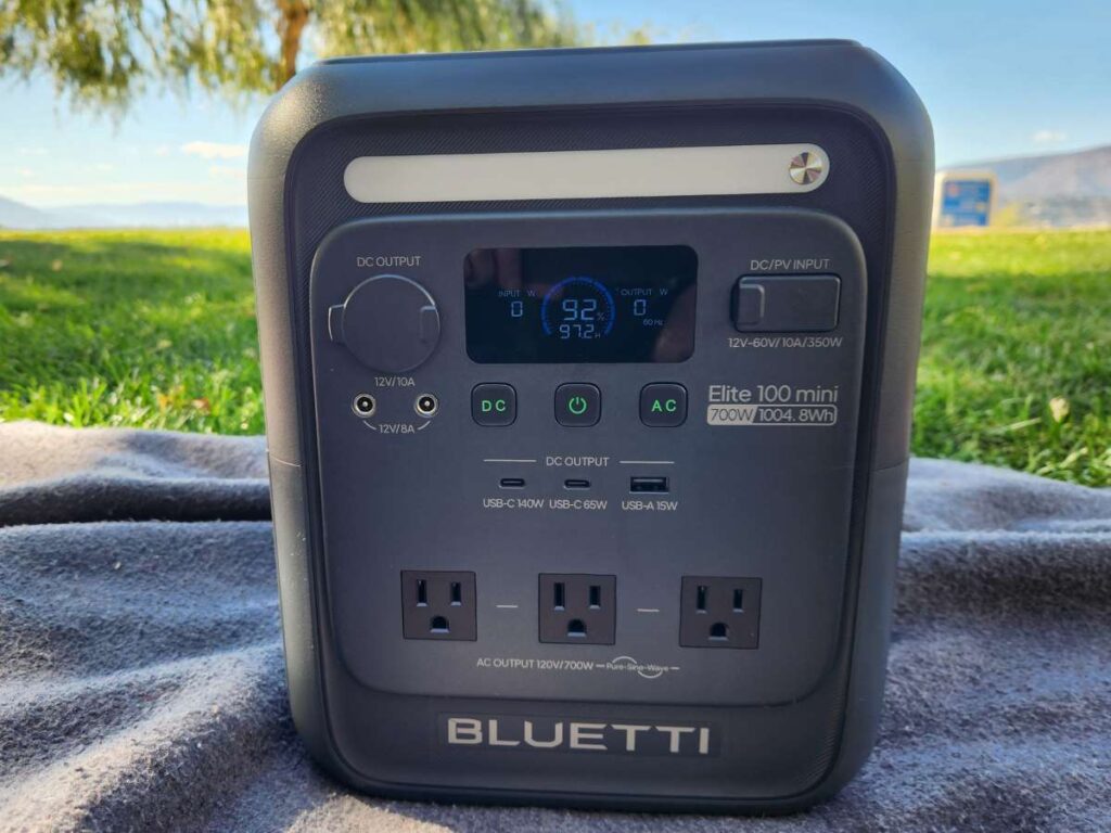 BLUETTI Elite 100 Mini hero shot